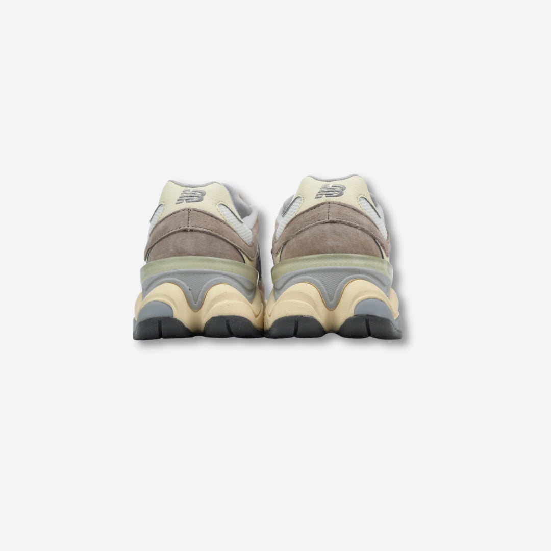 New Balance 9060 Retro Blanco/Marrón Claro